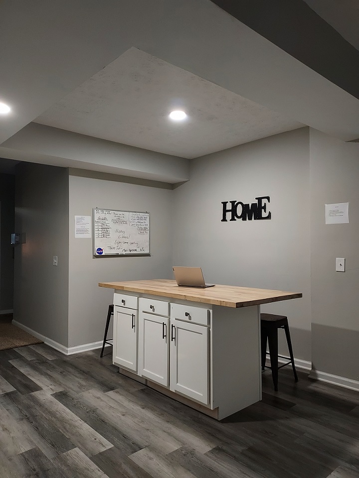 Cleveland Extended Stays fully furnished kitchen